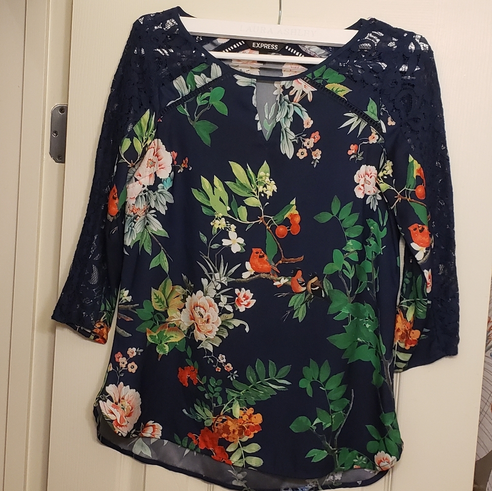 🌟3 for 15🌟Express blouse